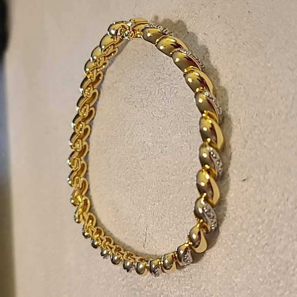 SPARKLE ALLURE WOMENS FINE SILVER PLATED FASHION JEWELRY TENNIS BRACELET - Picture 1 of 10